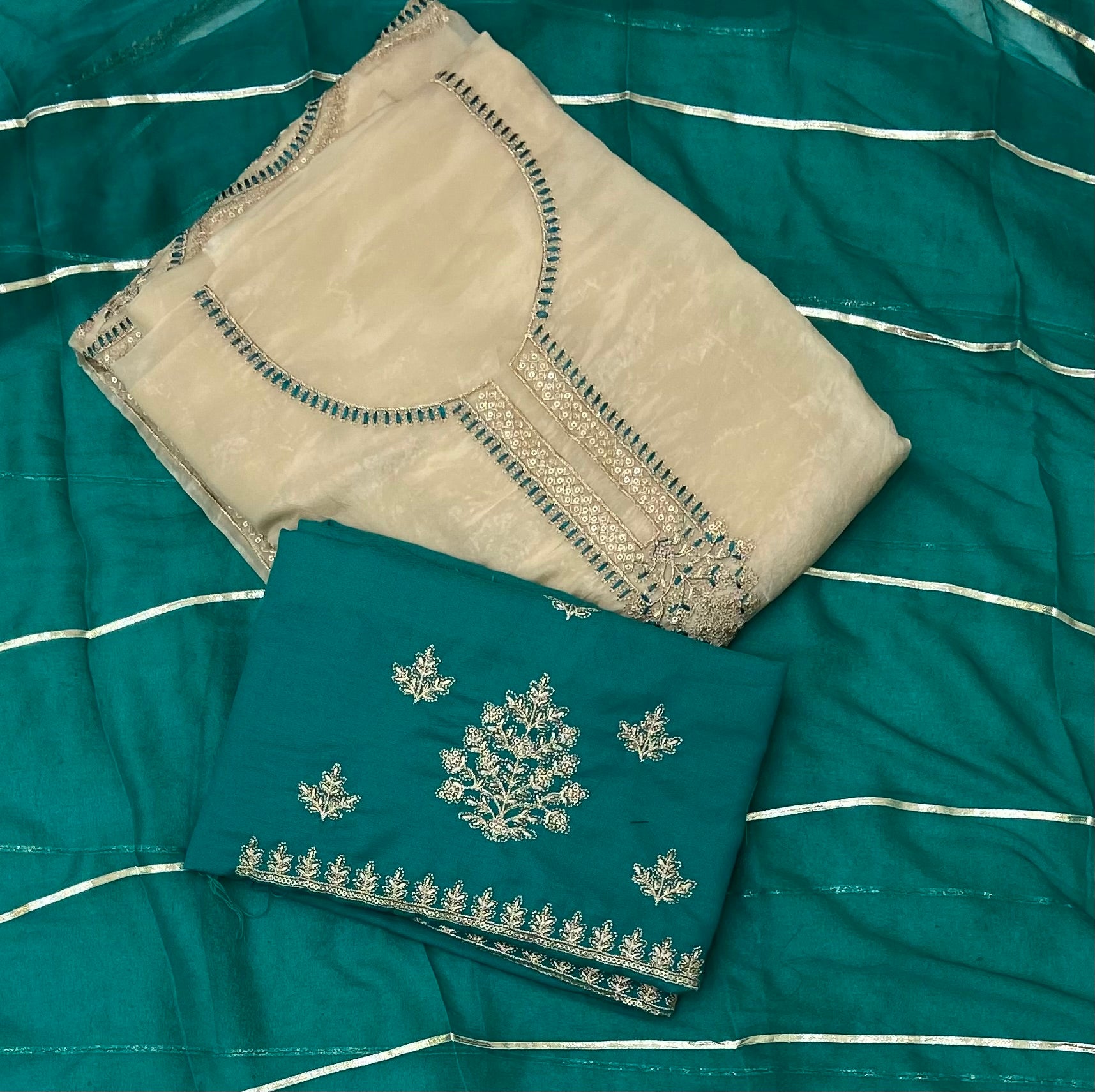 Classy Weaves Gold Crush Suit Set