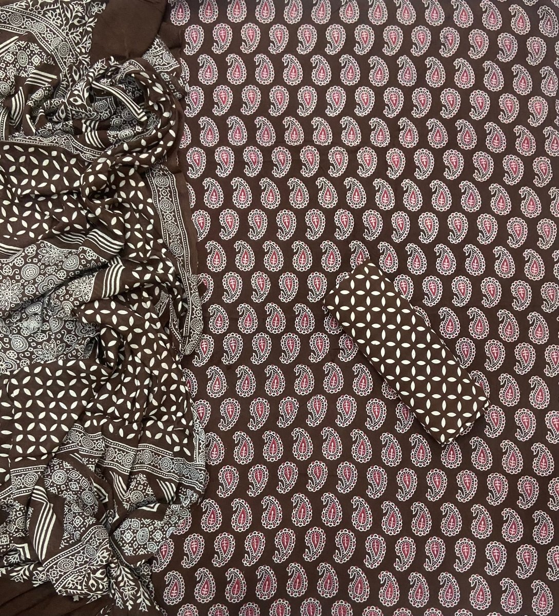Block Print Elegant Cotton Suit - Yanchi