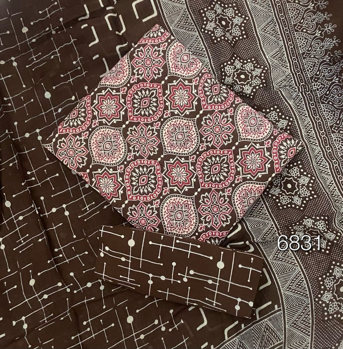 Block Print Elegant Cotton Suit - Yanchi