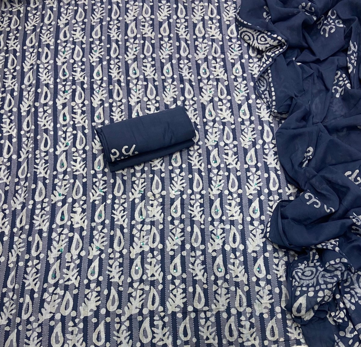 Block Print Elegant Cotton Suit Set (w/ Mirror Work) - Yanchi