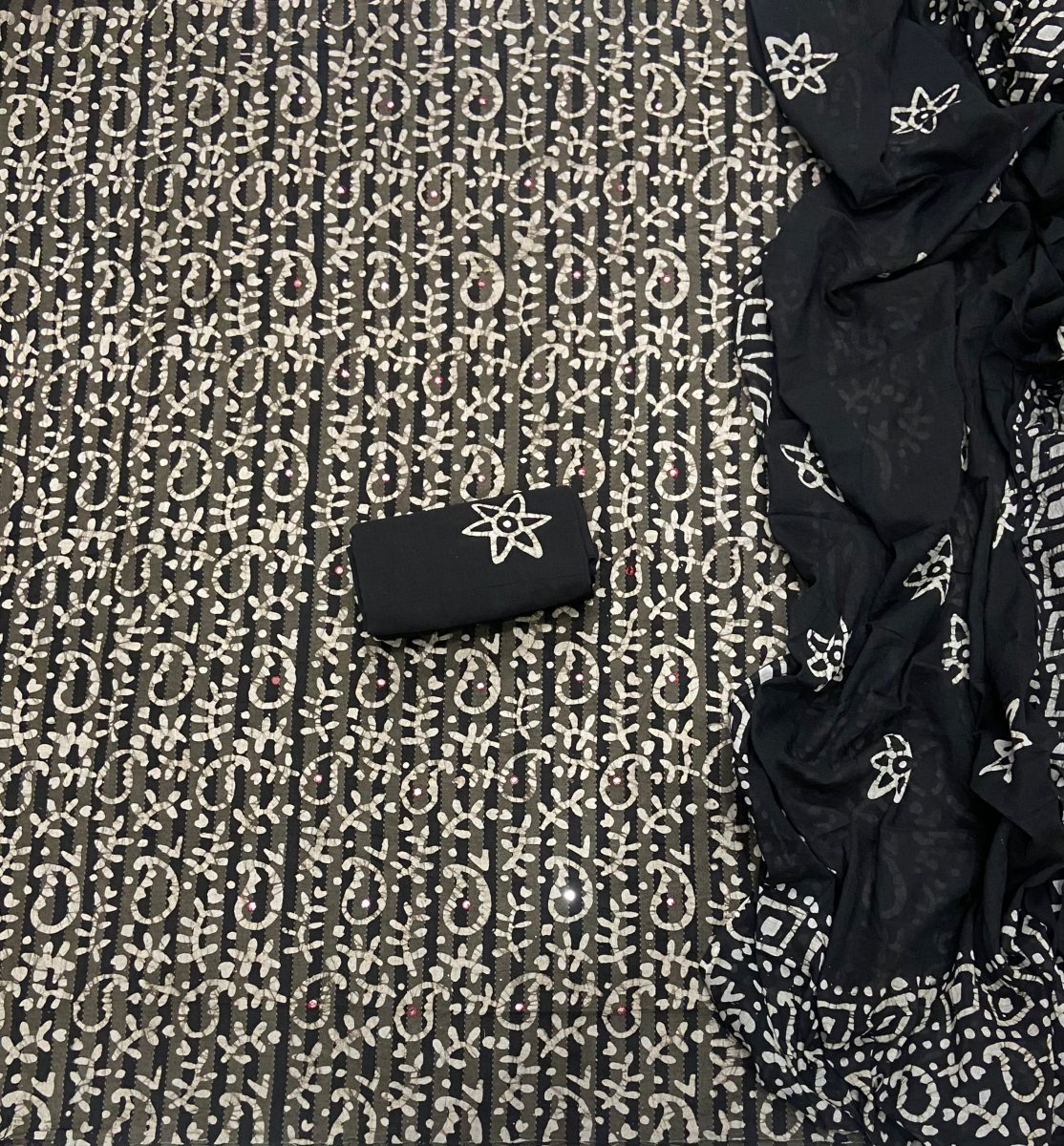 Block Print Elegant Cotton Suit Set (w/ Mirror Work) - Yanchi