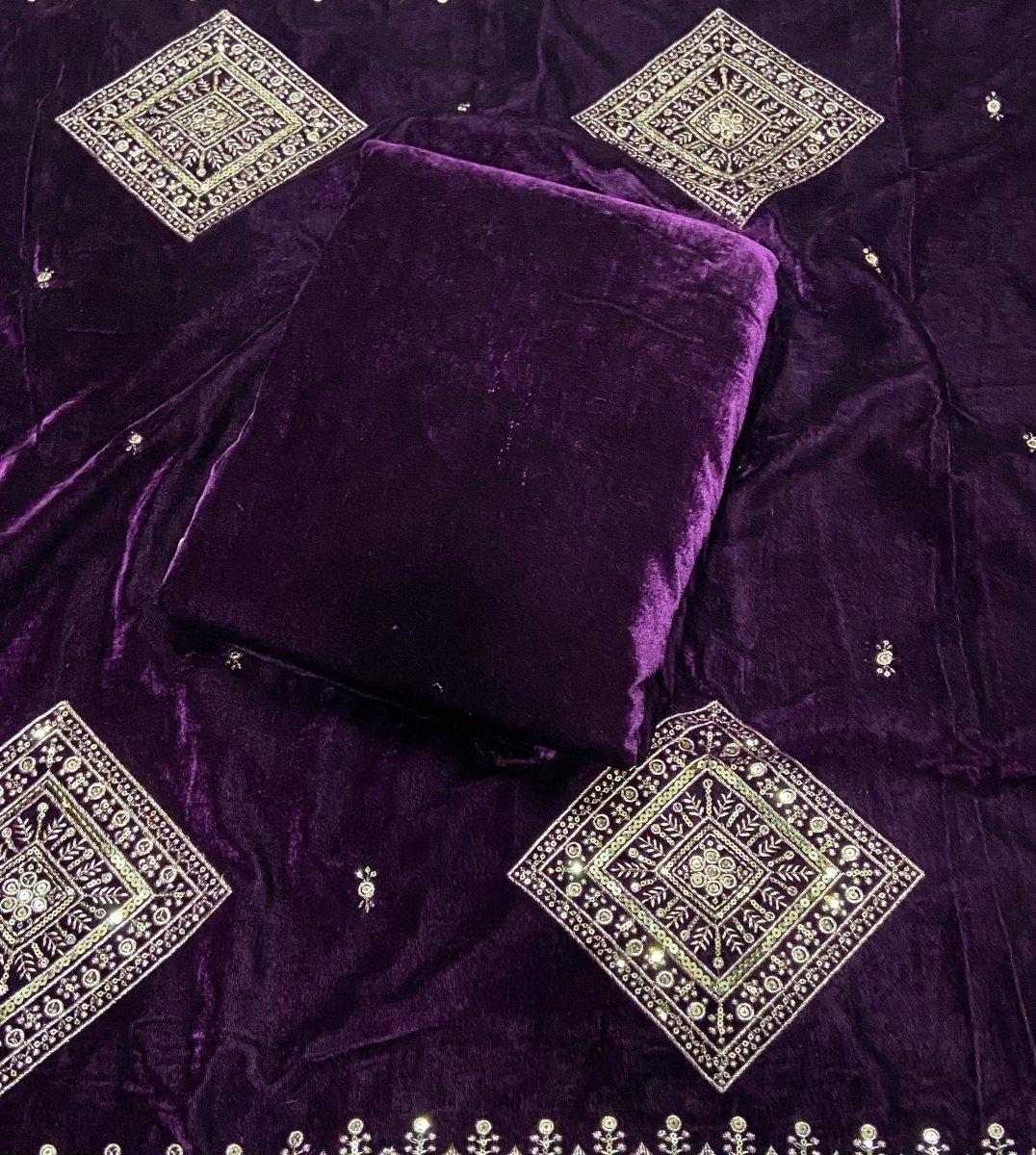 Classy Allover Winter Velvet Suit Set - Yanchi