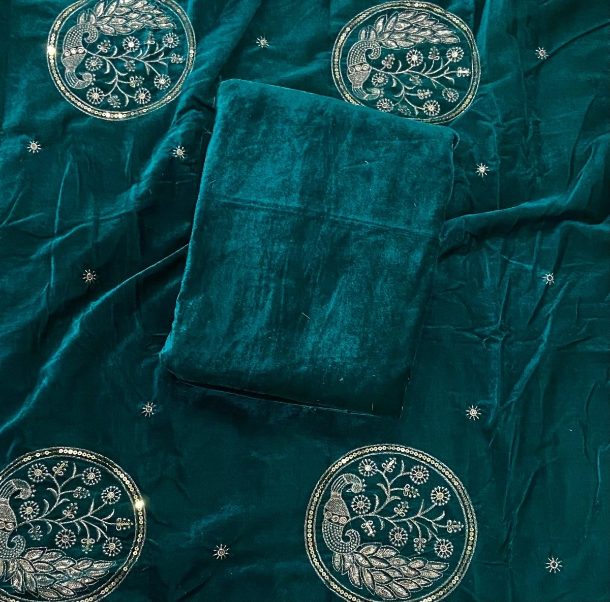 Classy Allover Winter Velvet Suit Set - Yanchi