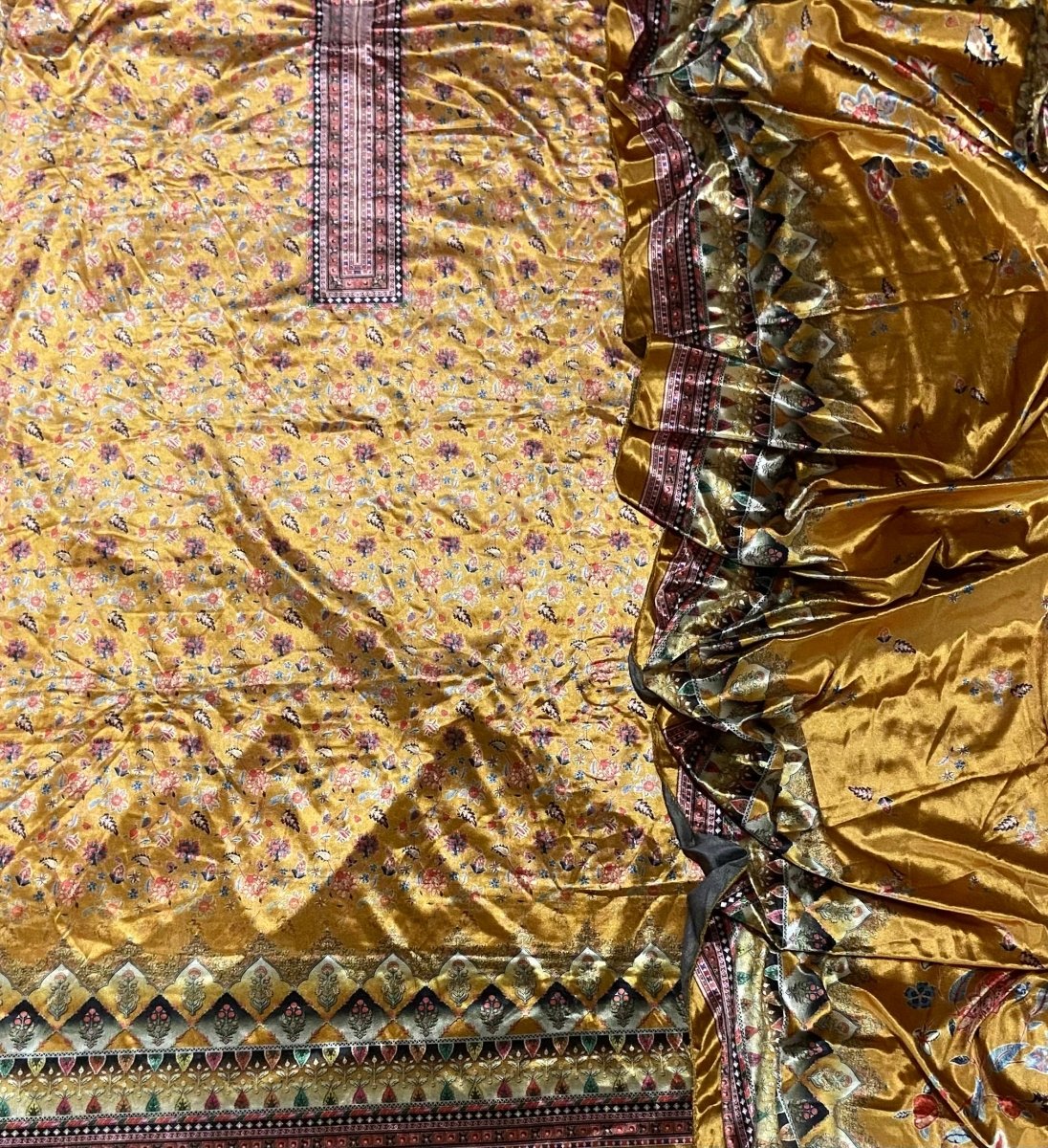 Classy Digital Print Winter Velvet Suit Set - Yanchi