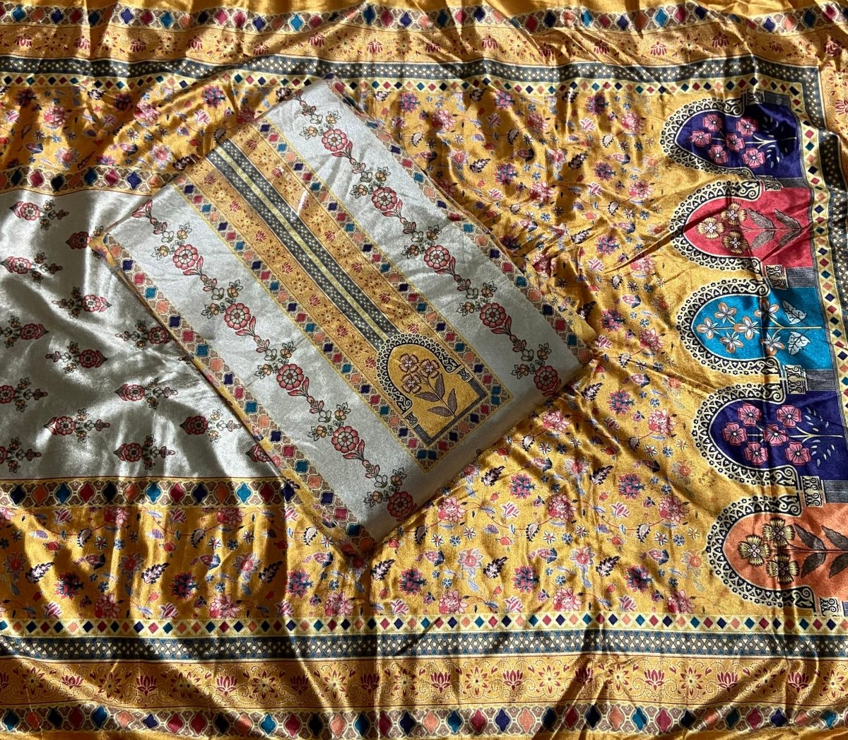 Classy Digital Print Winter Velvet Suit Set - Yanchi