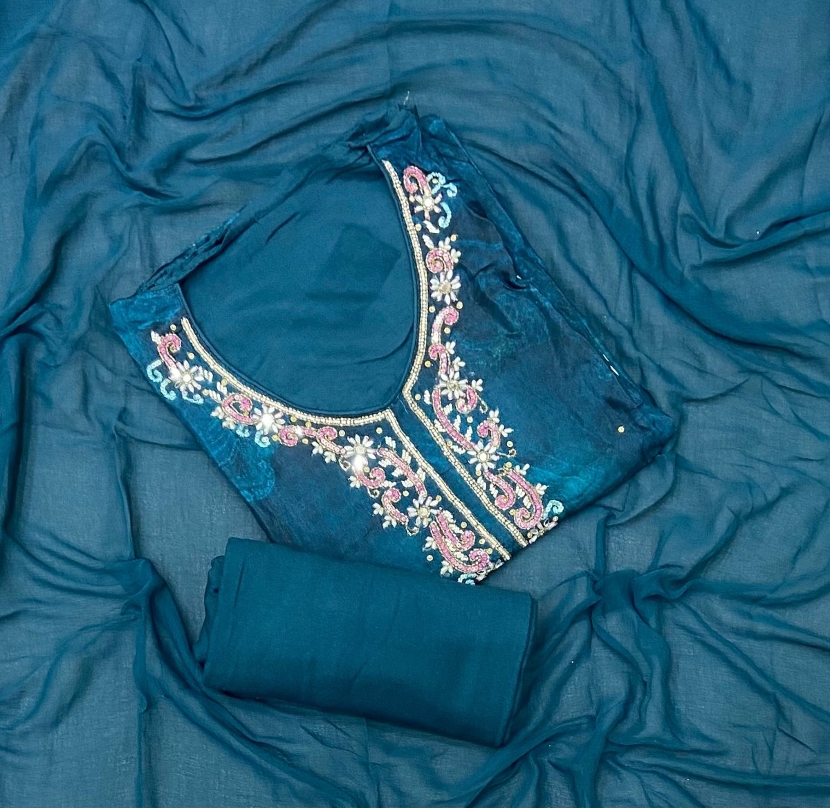 Classy Femora Muslin Suit Set - Yanchi