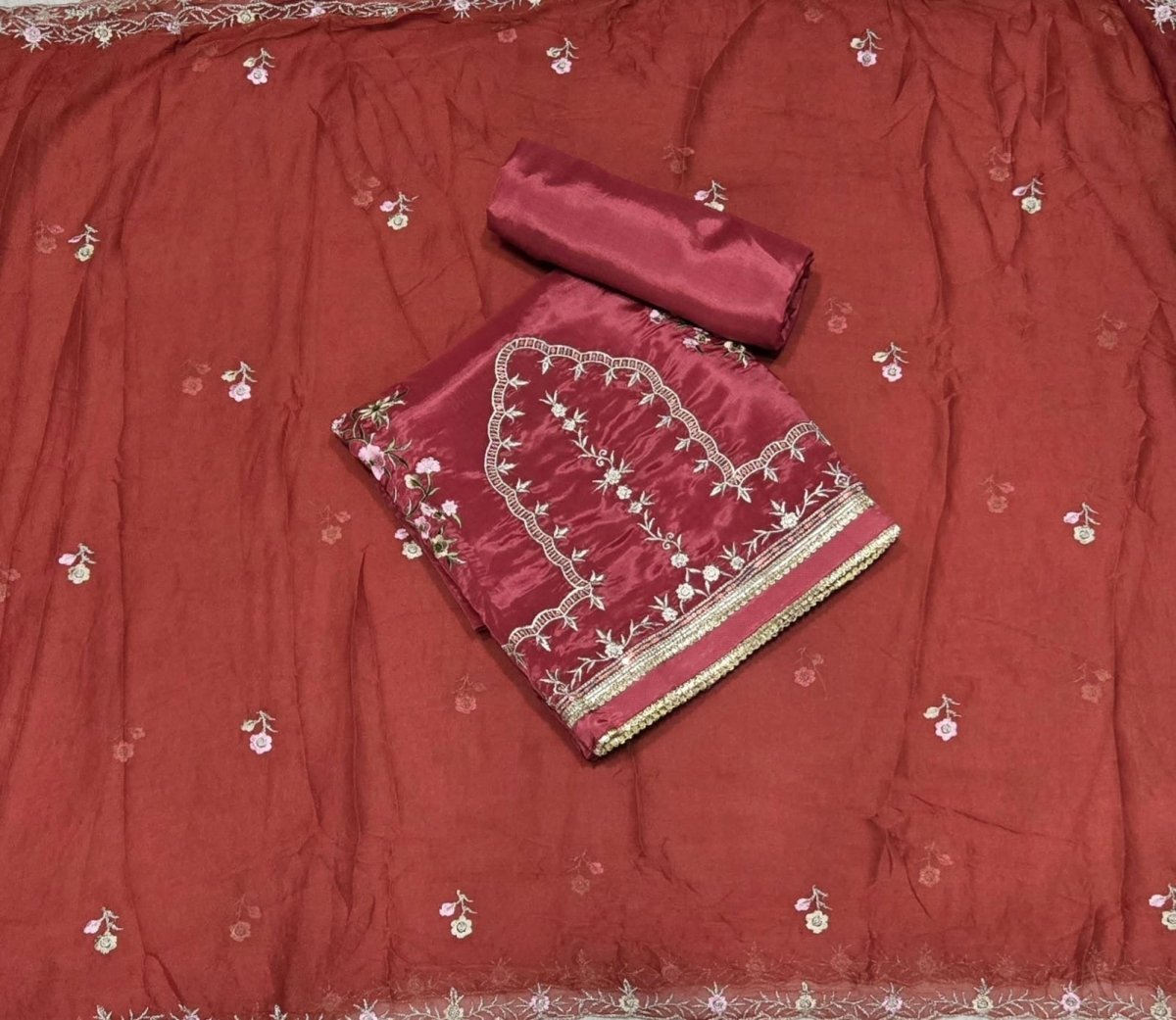 Classy Glass Organza Suit Set with Zari Thread Work - Yanchi