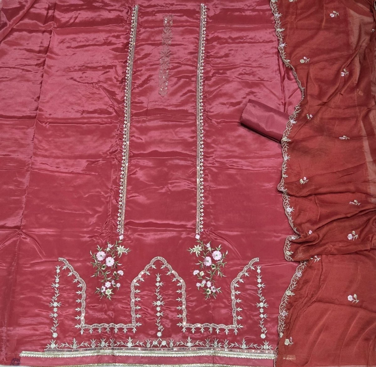 Classy Glass Organza Suit Set with Zari Thread Work - Yanchi