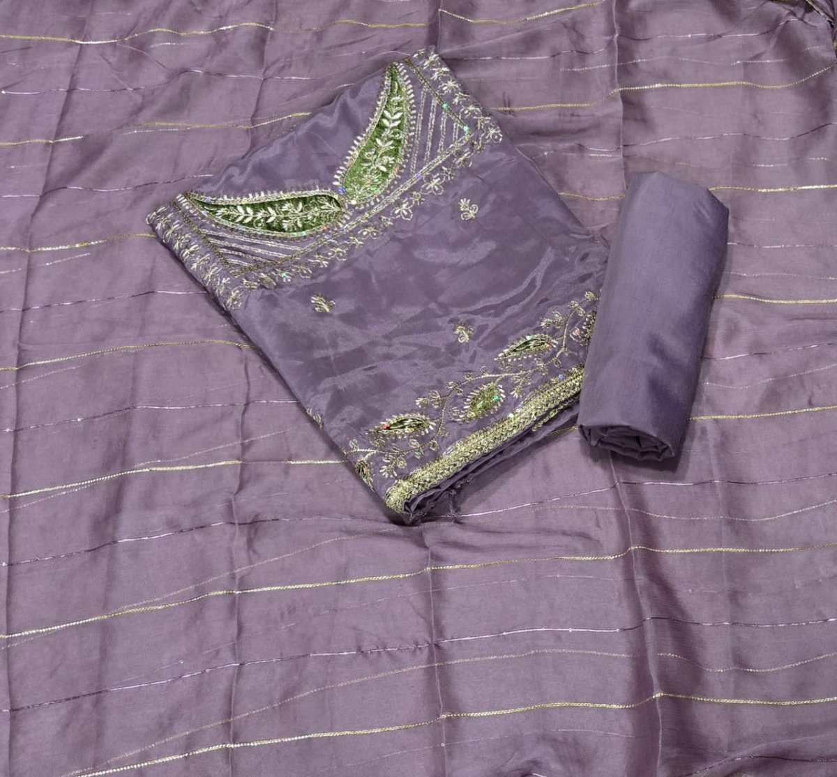 Classy Glass Organza Suit Set with Zari & Thread Work - Yanchi