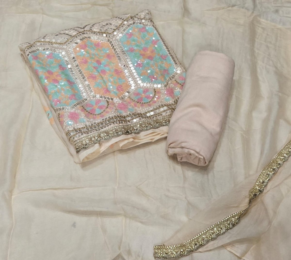 Classy Pure Organza with Heavy Sequins & Zari Thread Work - Yanchi