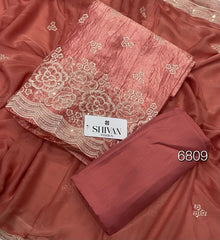 Classy Weaves Gold Crush Suit Set - Yanchi