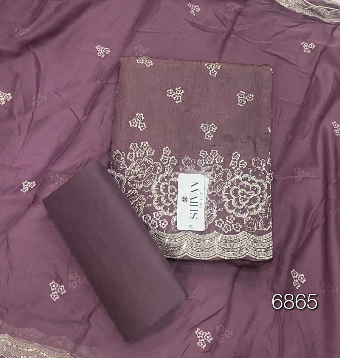 Classy Weaves Gold Crush Suit Set - Yanchi