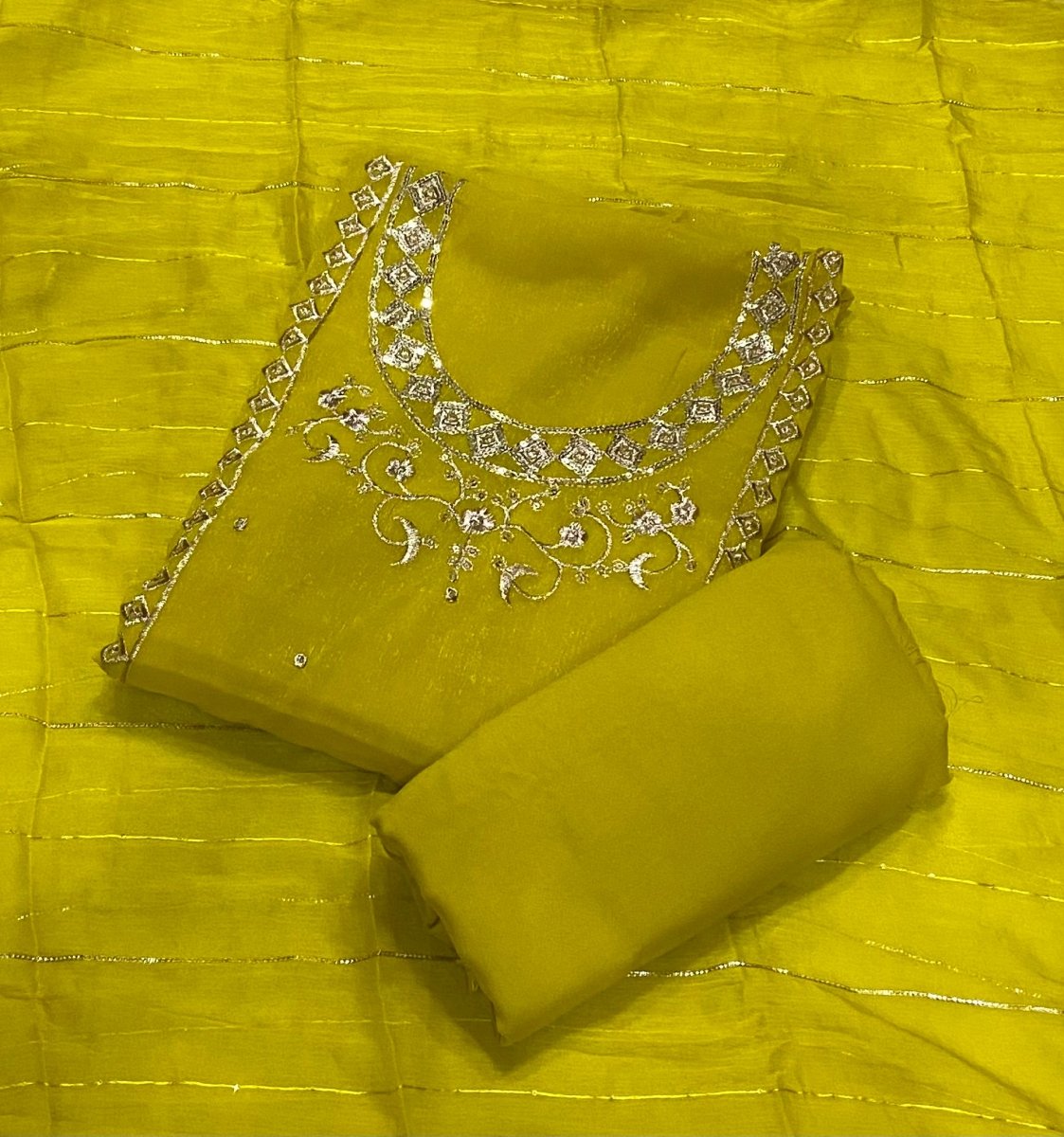 Dhamaka Offer Crunchy Suit Set With Zari & Sequins Work - Yanchi