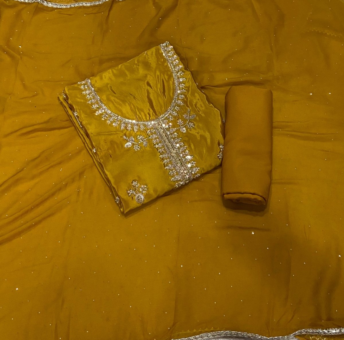 Dhamaka Offer Glass Organza Suit Set with Sequins & Beads work - Yanchi