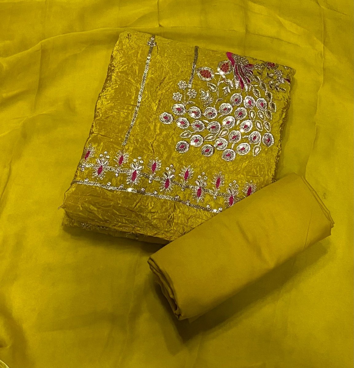 Dhamaka Offer Gold Crush Suit Set with Heavy Sequins & Zari work - Yanchi
