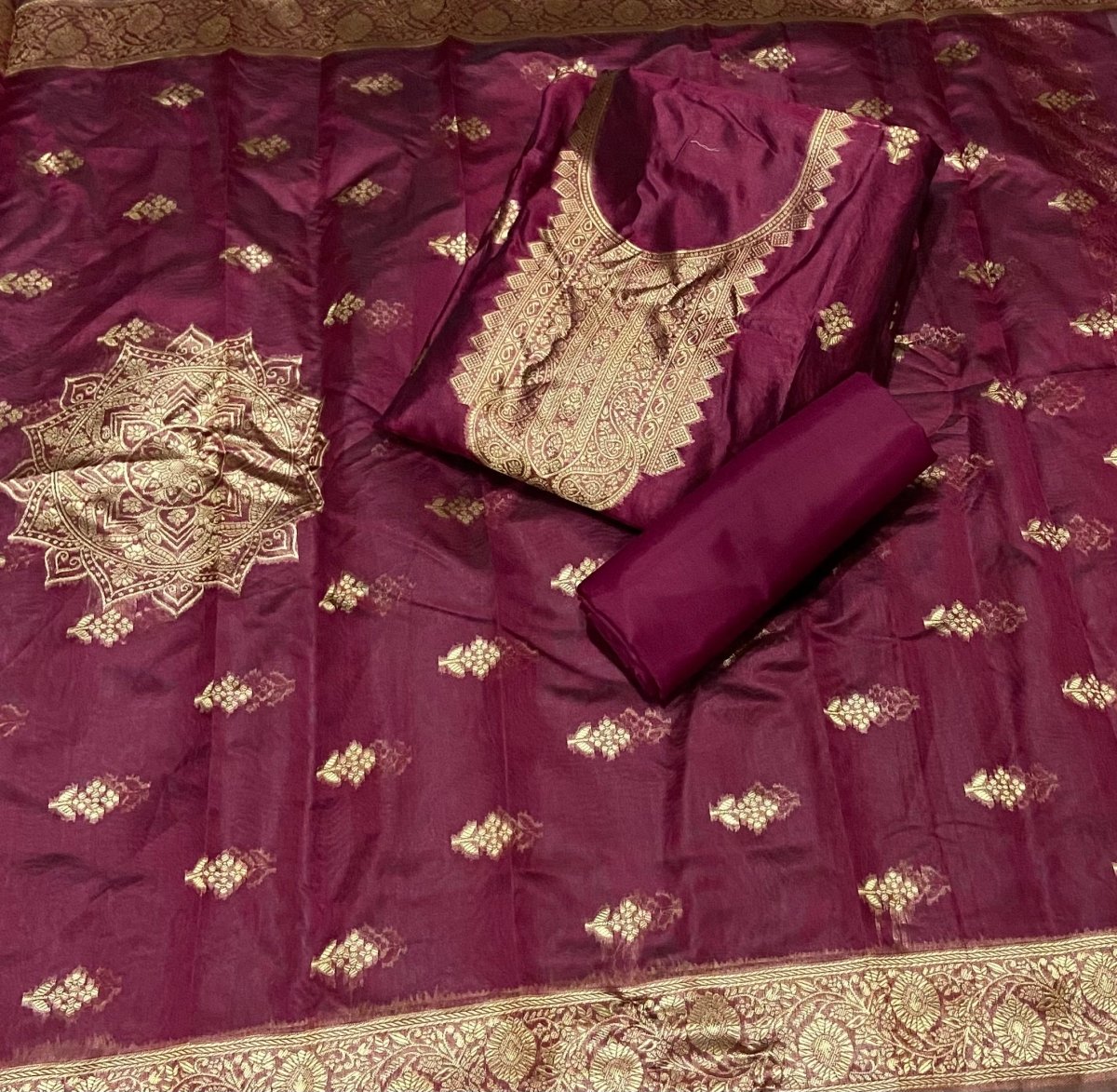 Dhamaka Offer Organza Banarsi Suit Set - Yanchi