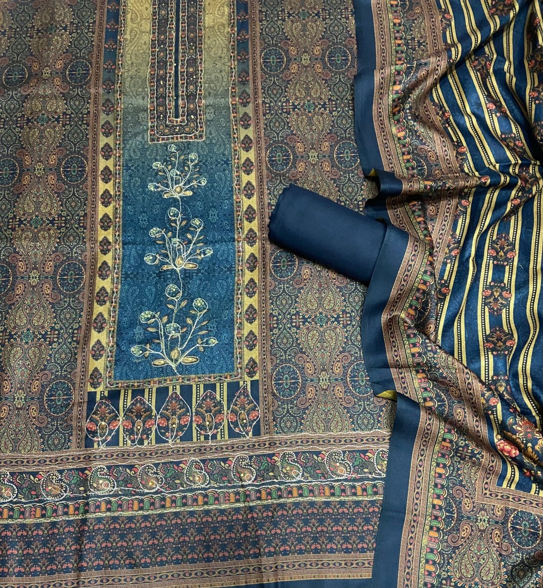 Dhamaka Offer Winter Suit Set - Yanchi