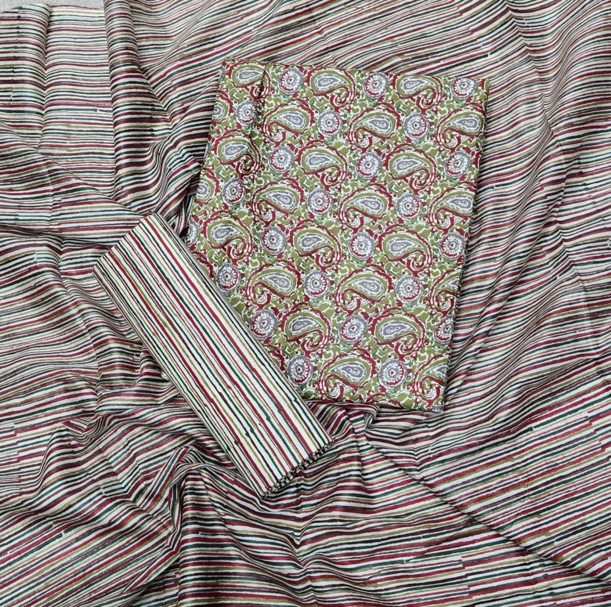 Enchant Cotton Print Suit Set - Yanchi