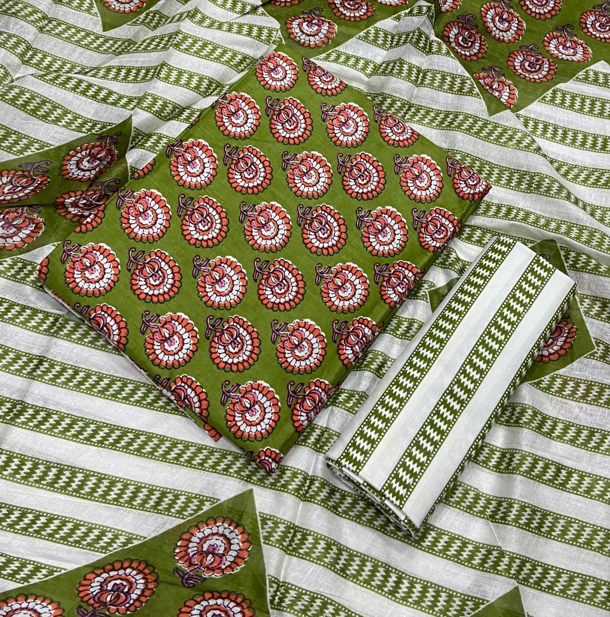 Enchant Cotton Print Suit Set - Yanchi