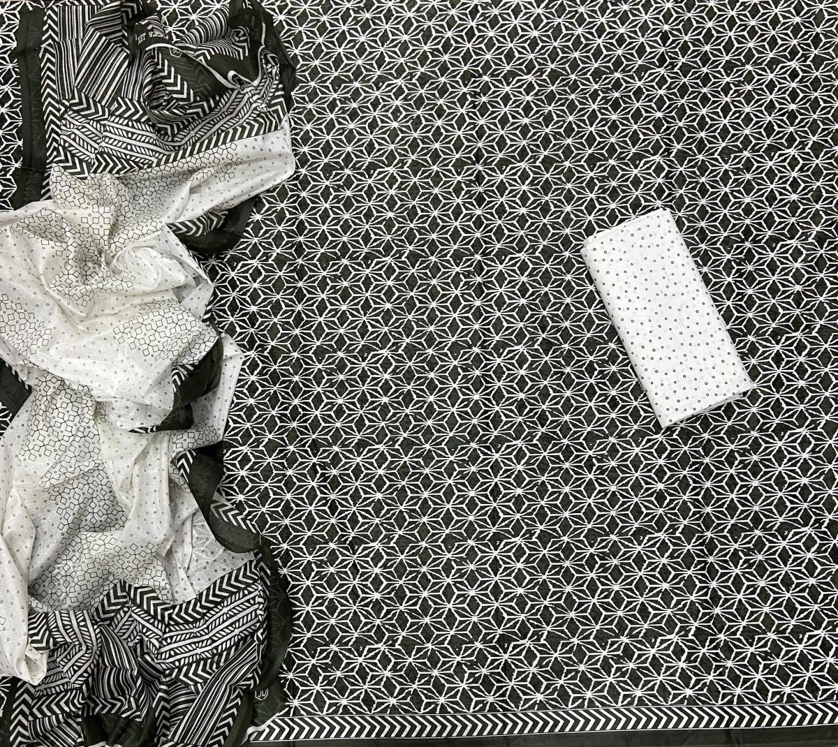 Enchant Cotton Print Suit Set - Yanchi