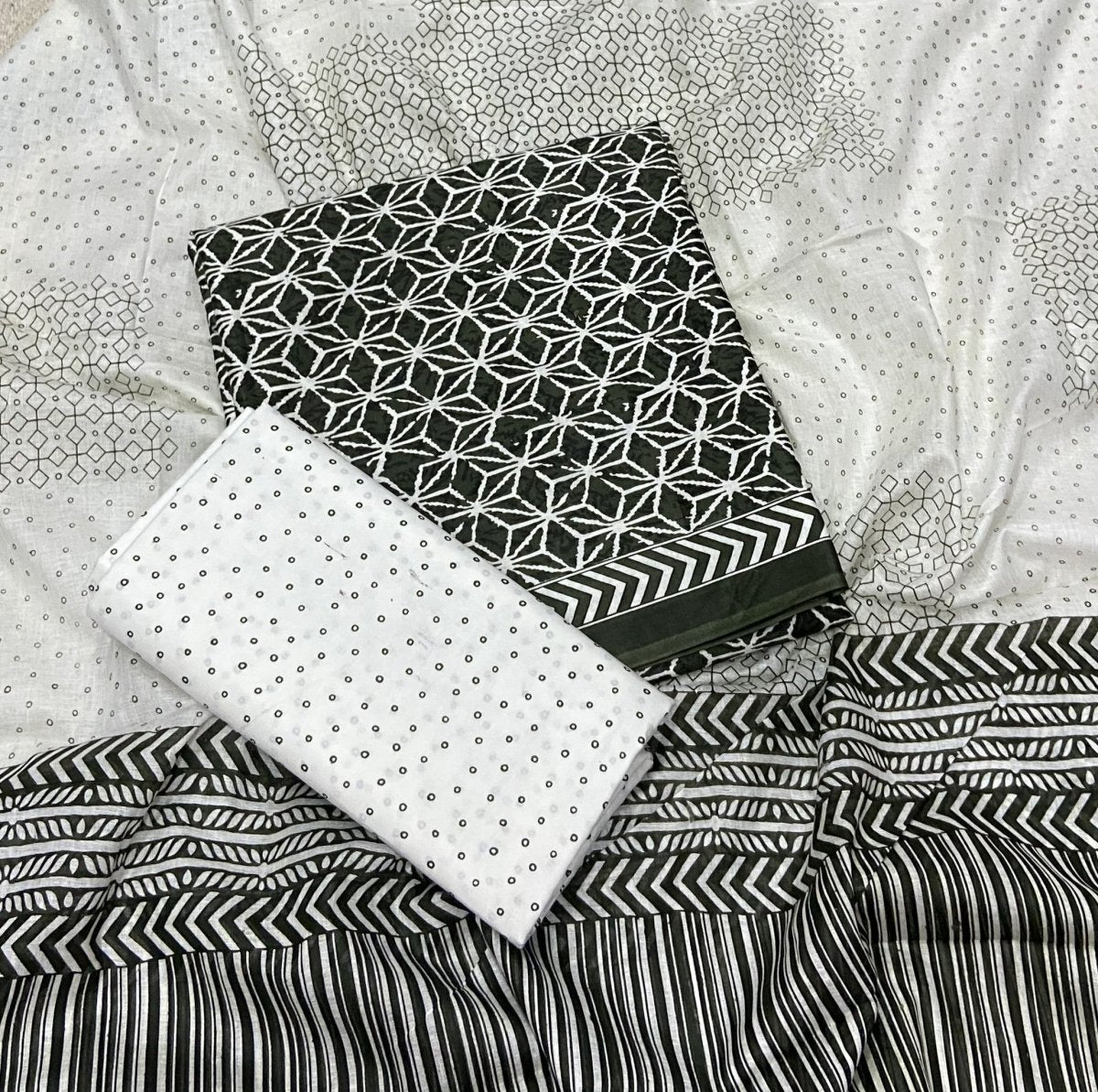 Enchant Cotton Print Suit Set - Yanchi