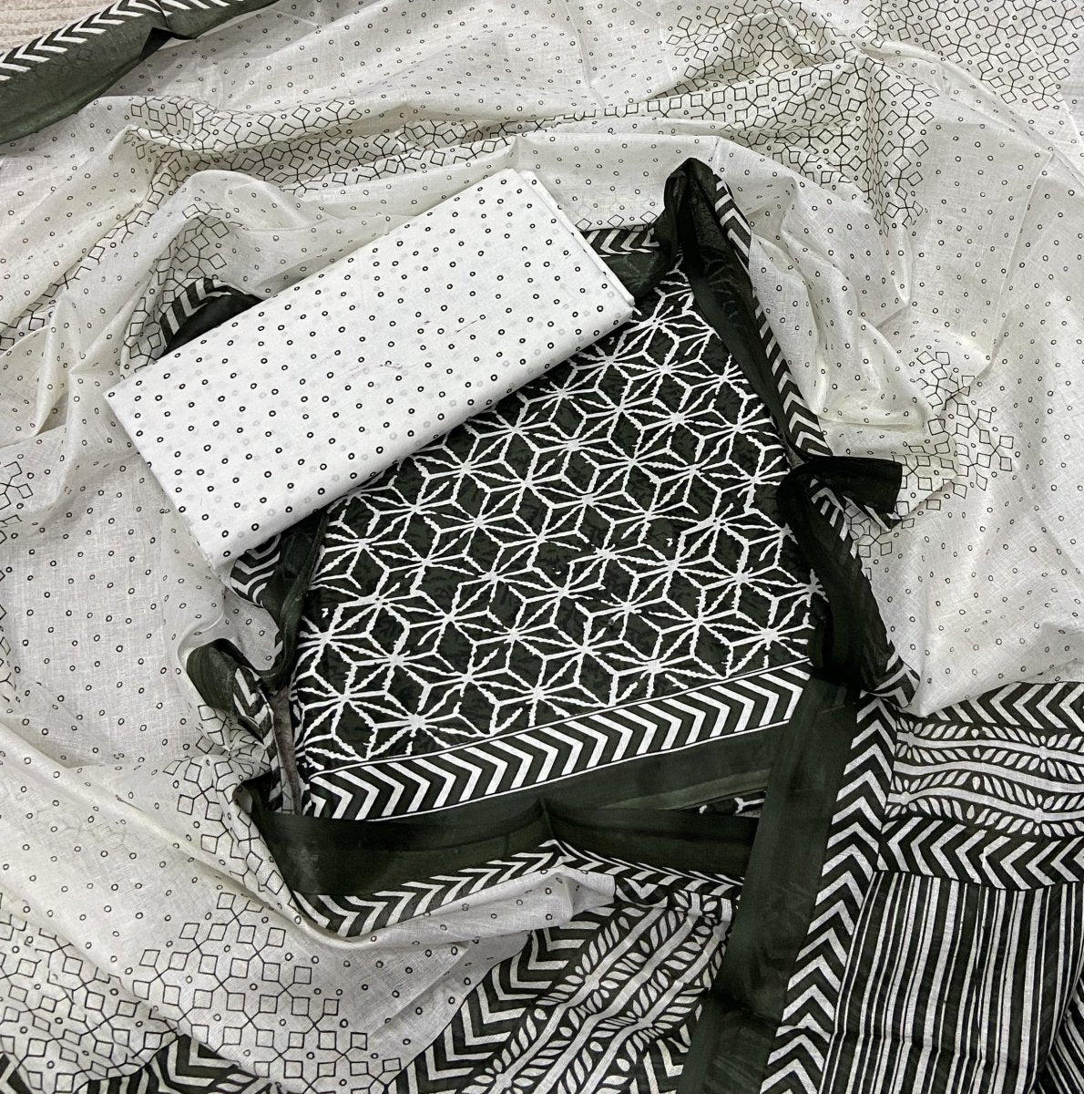 Enchant Cotton Print Suit Set - Yanchi
