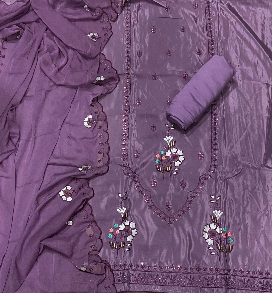 Fancy Glass Organza Suit Set with Elegant Thread & Sequins Work - Yanchi