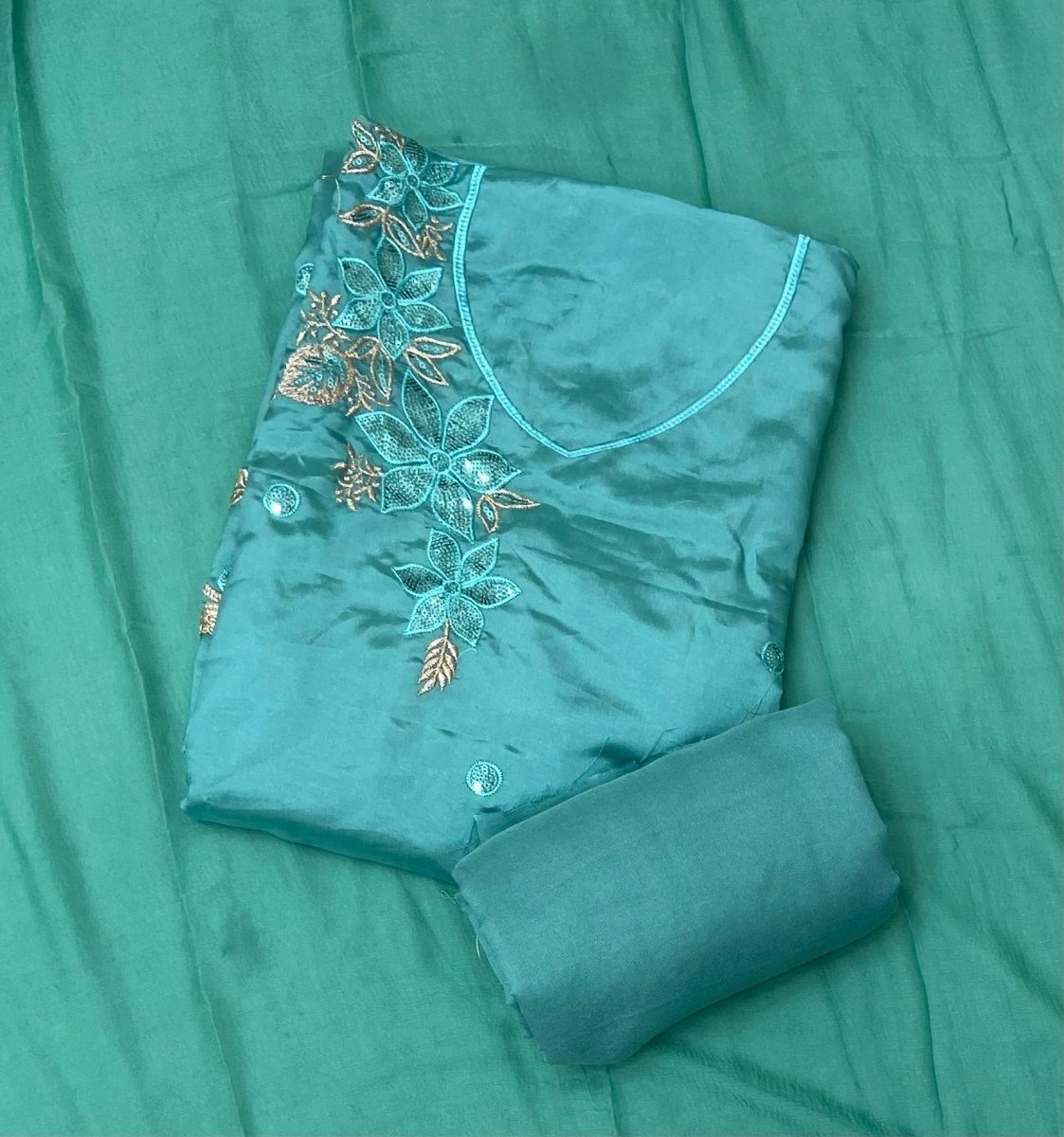 Glass Organza Suit Set with Sequins & Thread Work - Yanchi