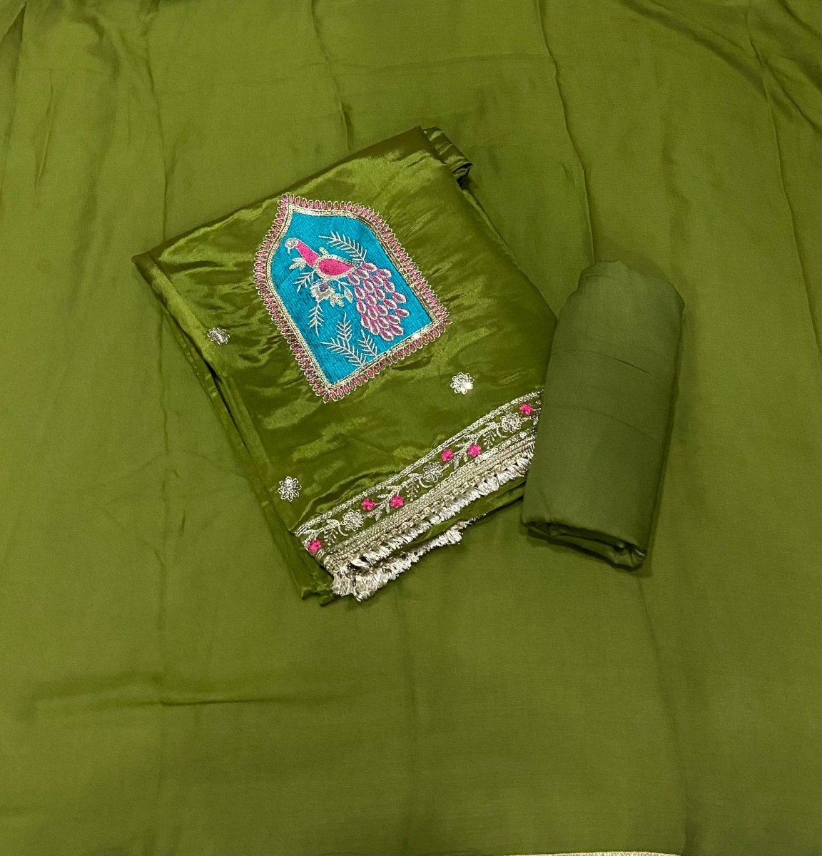 Glass Organza Suit Set with Sequins & Thread Work - Yanchi