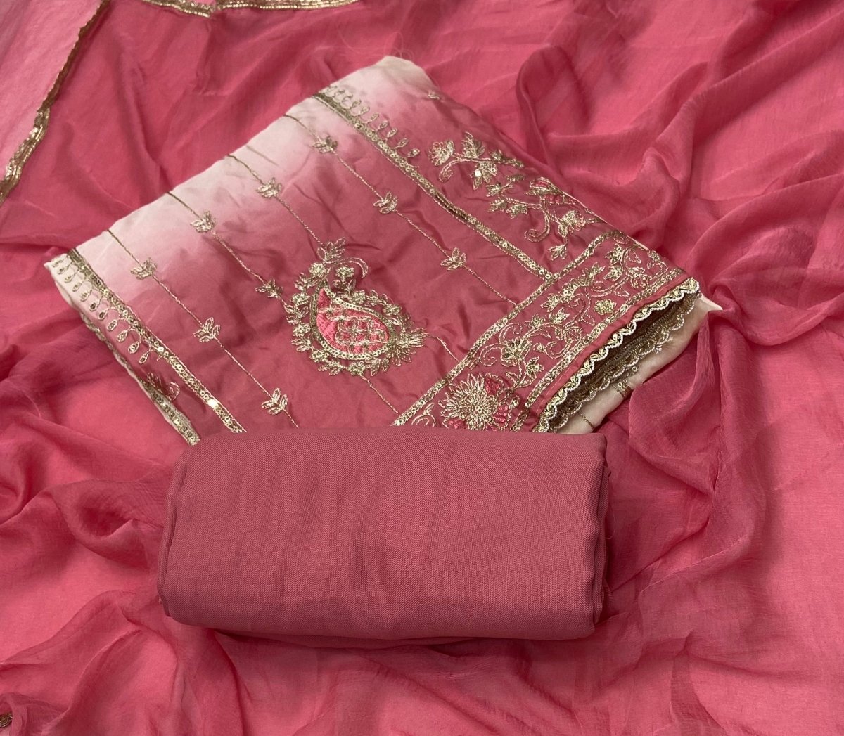 Glass Sequins & Zari Thread Embroidery Work Suit Set - Yanchi