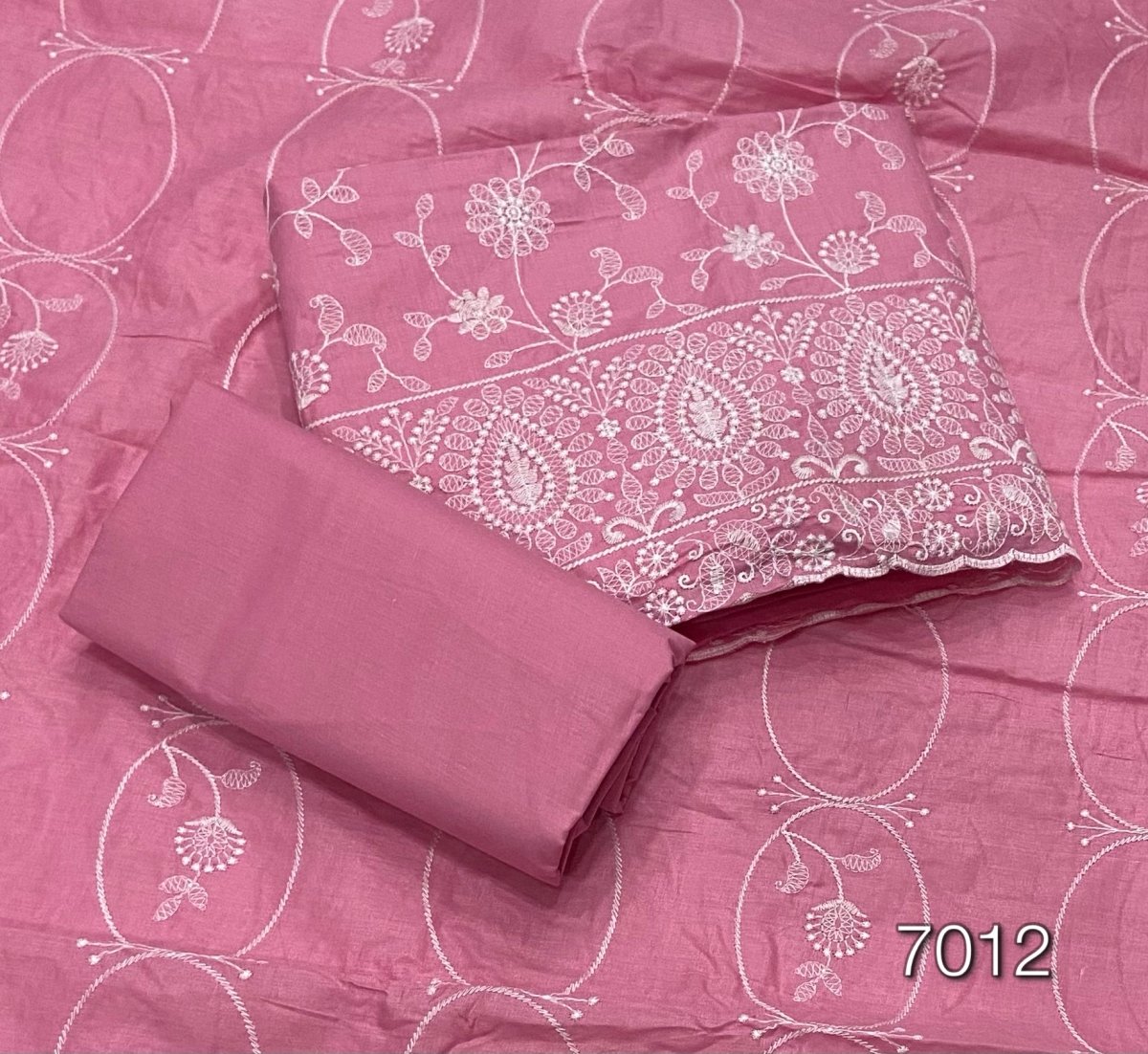 Graceful Cotton Chikankari Suit Set DN15 - Yanchi