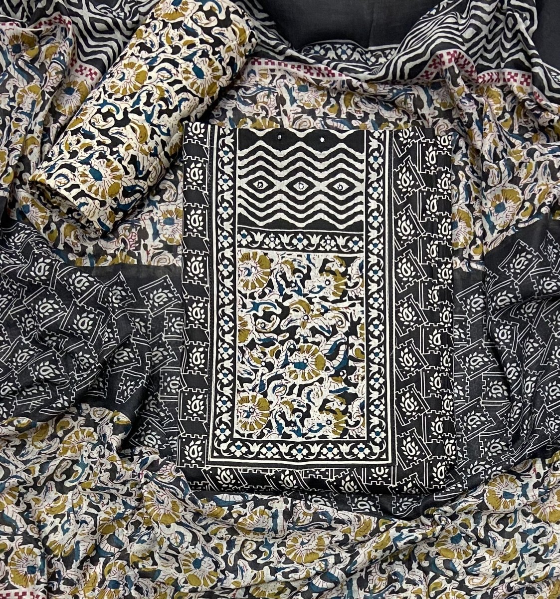 Luxury cotton Suit Set with sequence work - Yanchi