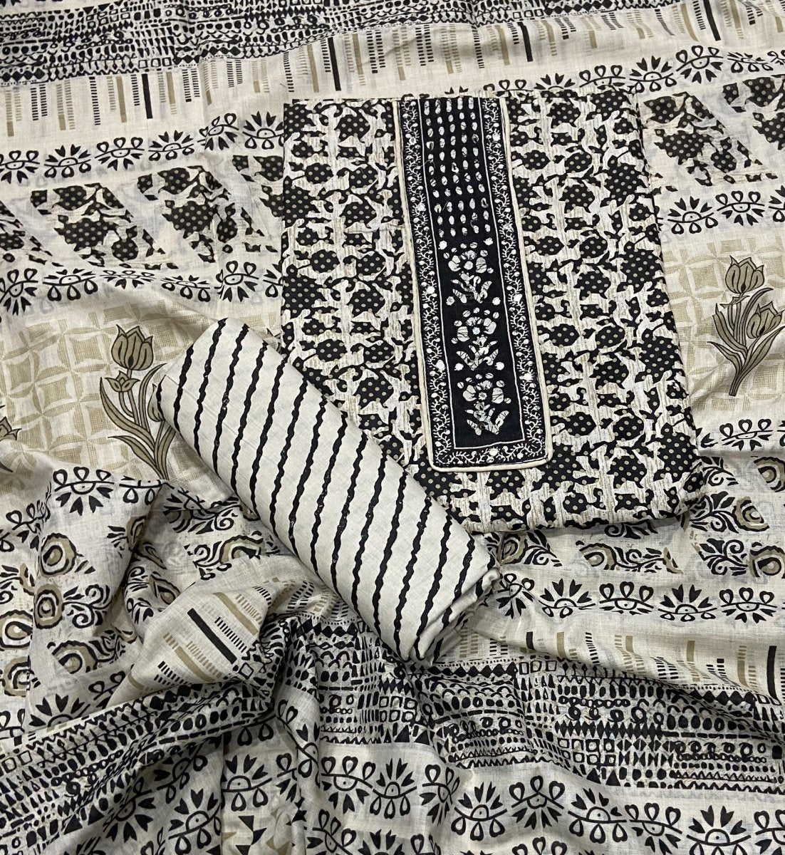 Luxury cotton Suit Set with sequence work - Yanchi