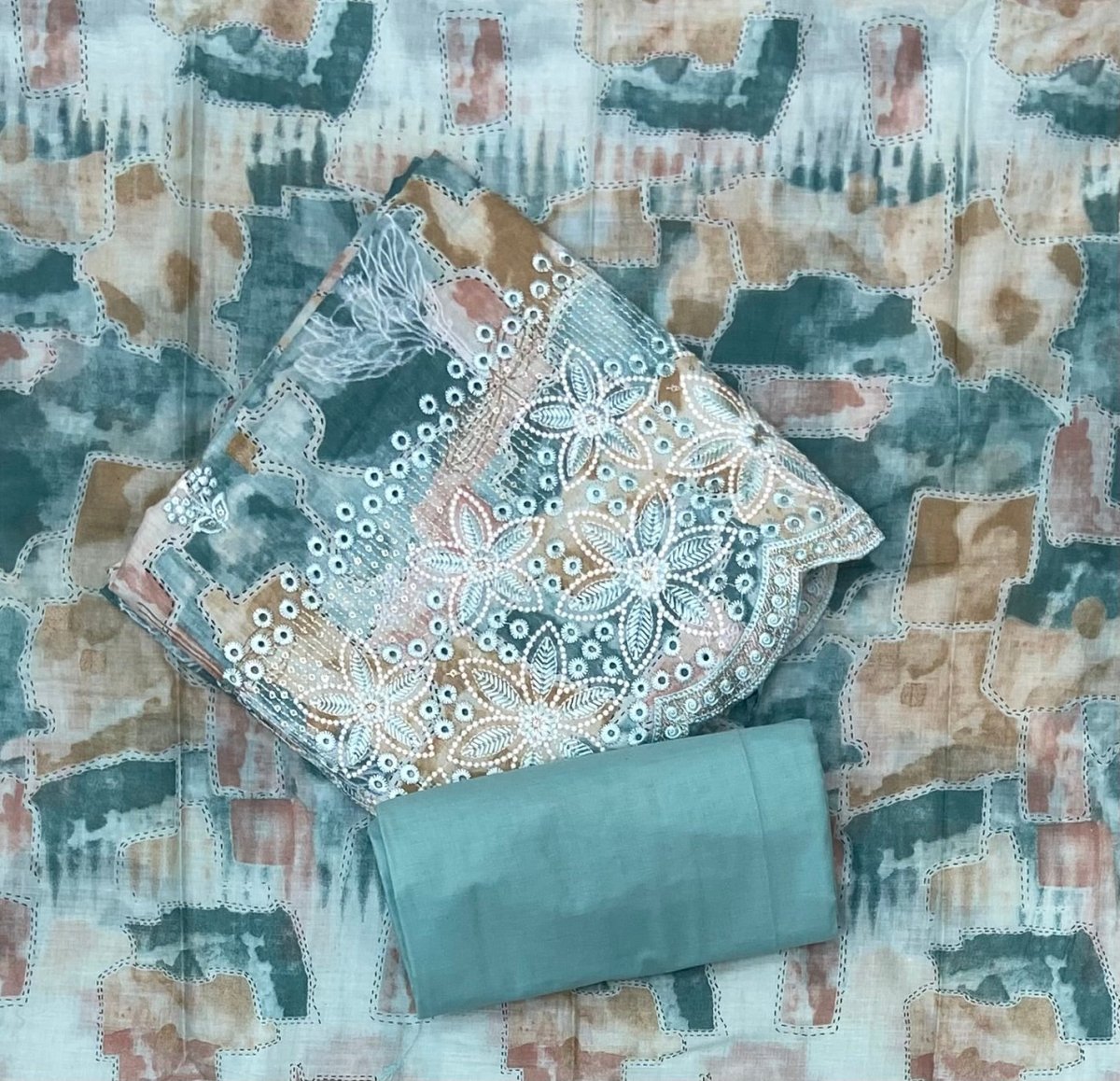 Premium Chikankari Pure Cotton Suit Set - Yanchi