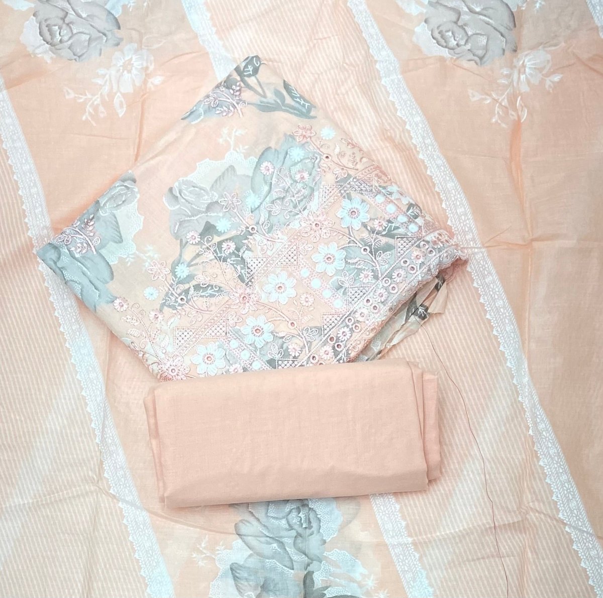 Premium Chikankari Pure Cotton Suit Set - Yanchi