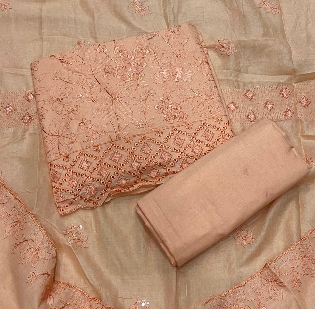 Premium Chikankari Pure Cotton Suit Set - Yanchi