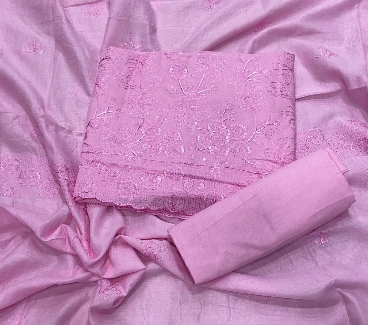 Premium Chikankari Pure Cotton Suit Set - Yanchi