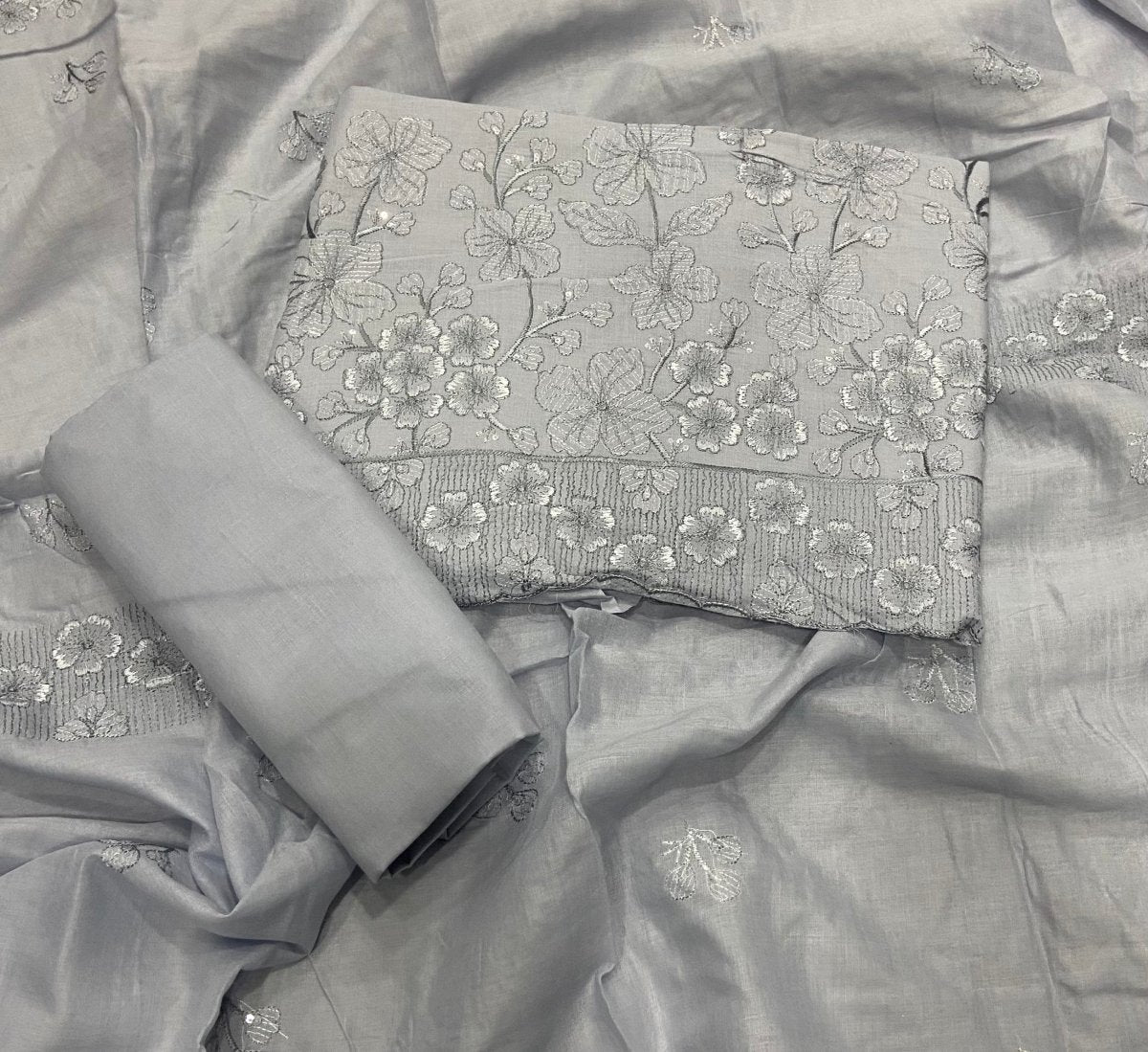 Premium Chikankari Pure Cotton Suit Set - Yanchi