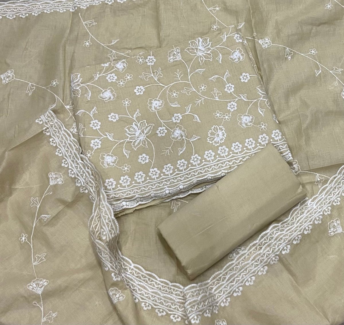 Premium Chikankari Pure Cotton Suit Set - Yanchi