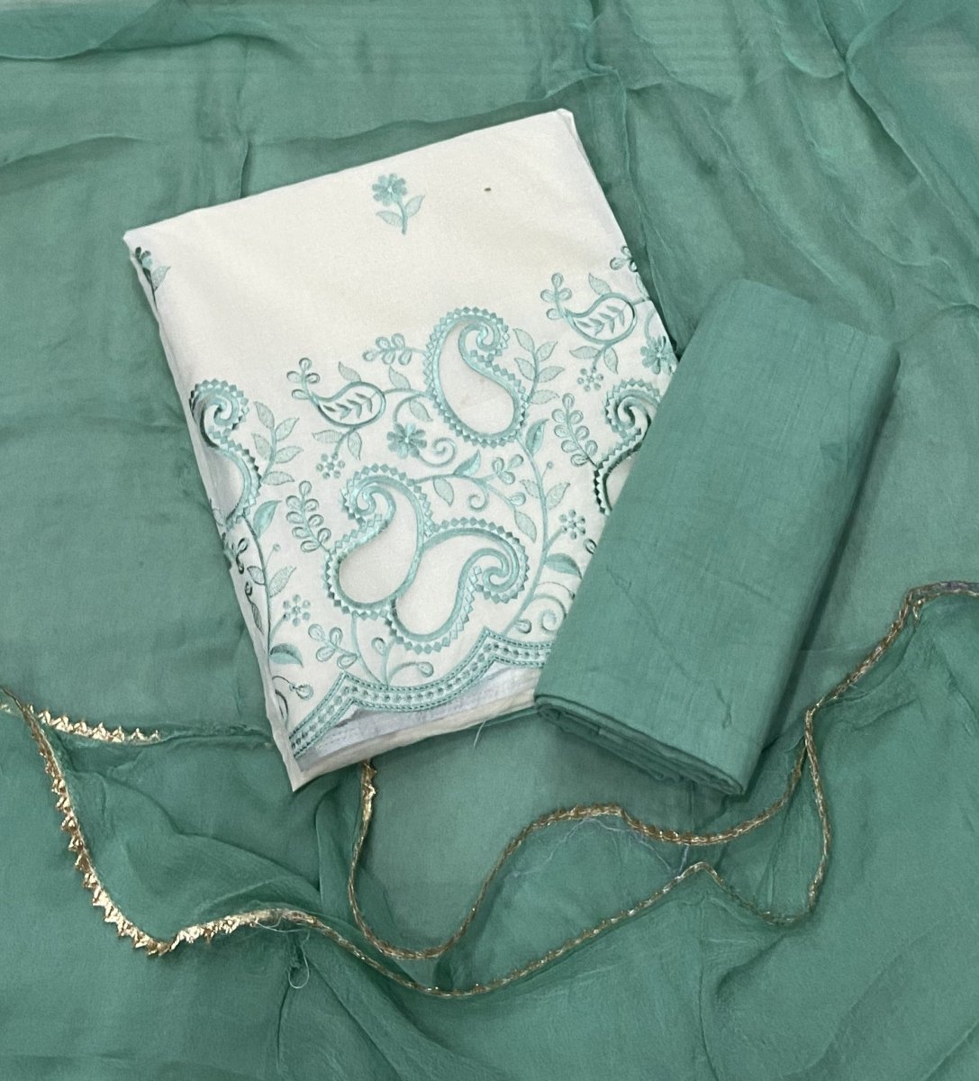 Premium Chikankari Pure Cotton Suit Set - Yanchi