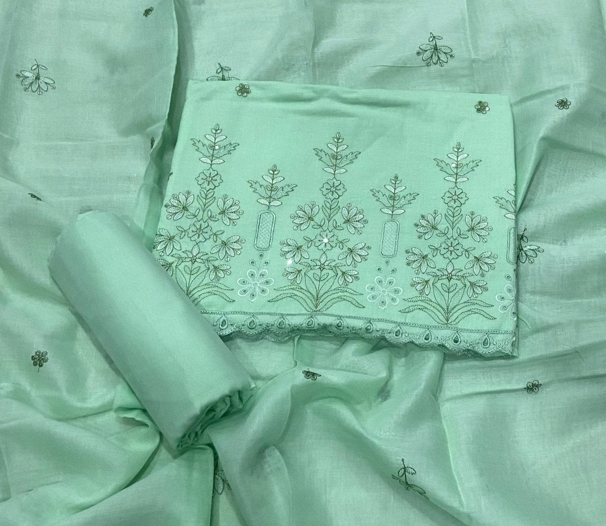 Premium Chikankari Pure Cotton Suit Set - Yanchi