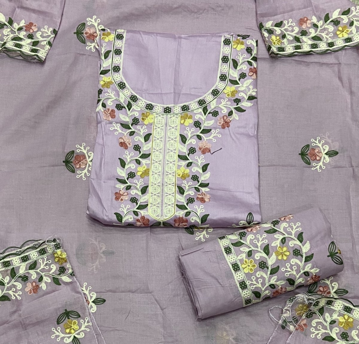 Premium Chikankari Pure Cotton Suit Set - Yanchi