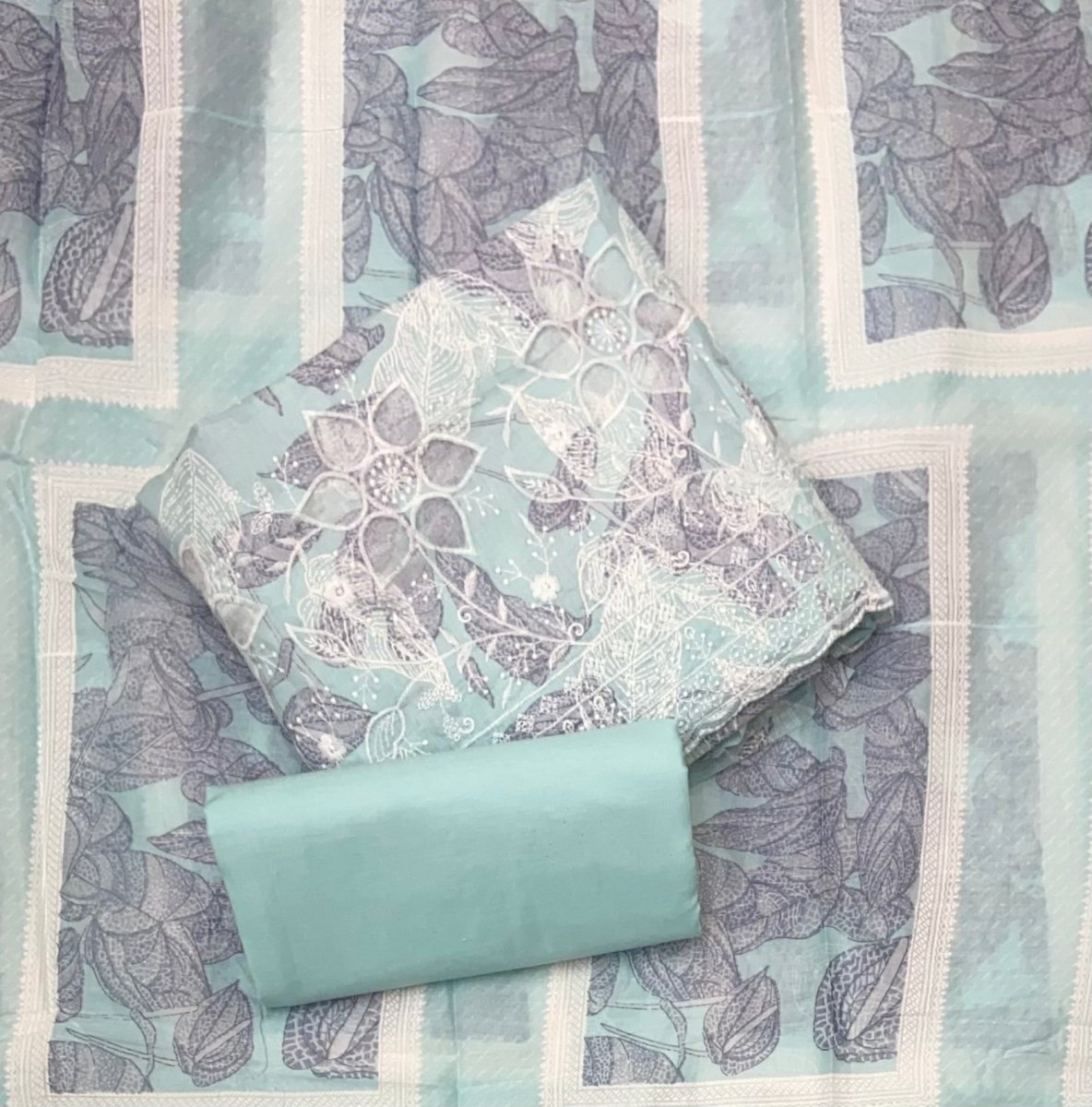 Premium Chikankari Pure Cotton Suit Set - Yanchi
