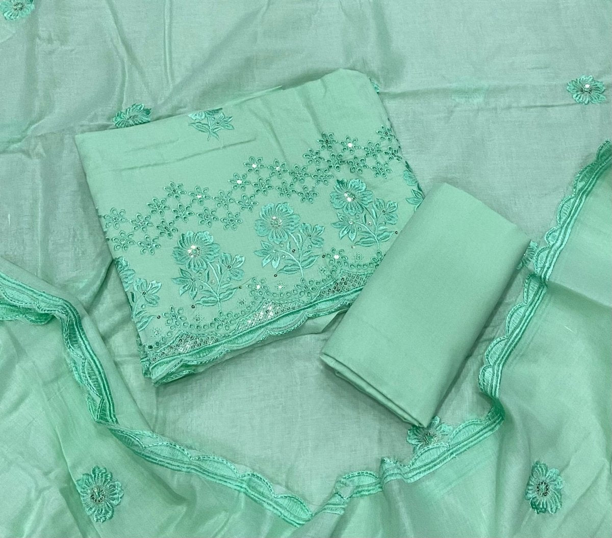 Premium Chikankari Pure Cotton Suit Set - Yanchi
