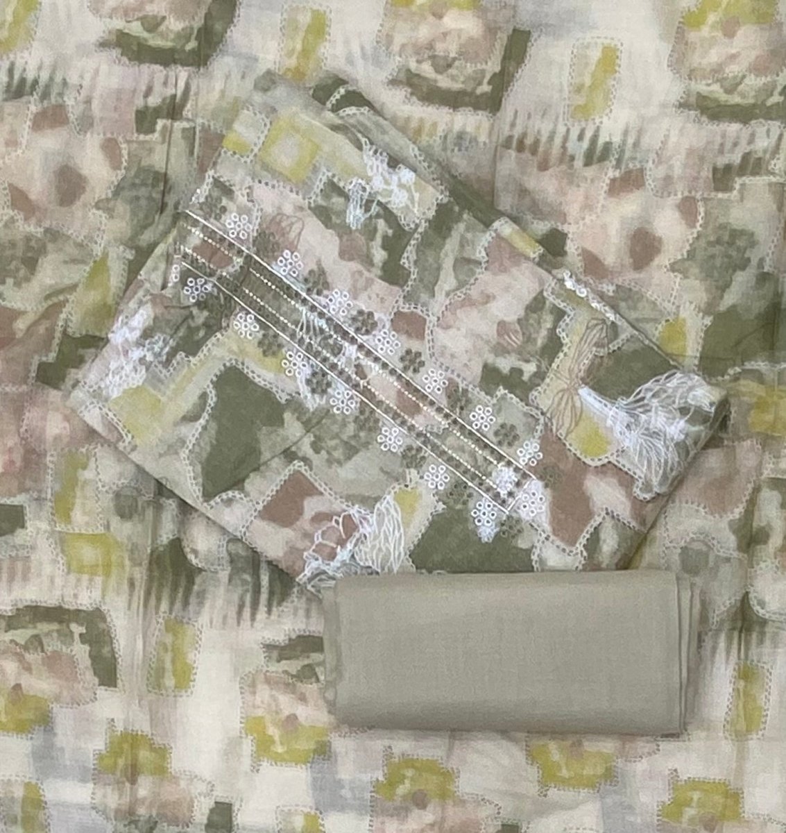 Premium Chikankari Pure Cotton Suit Set - Yanchi