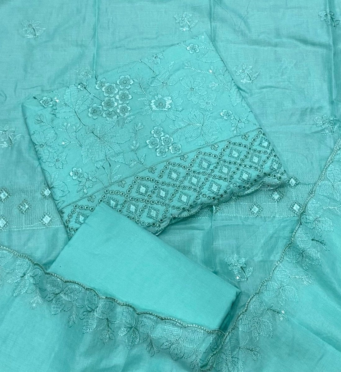 Premium Chikankari Pure Cotton Suit Set - Yanchi