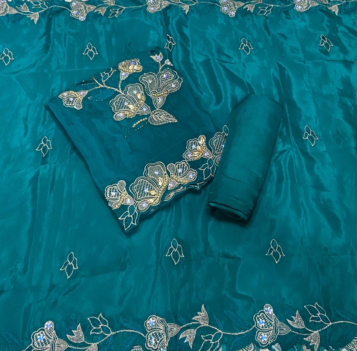 Premium Glass Organza Suit Set with Pearl & Zari Thread Work(Heavy Cutwork Dupatta) - Yanchi