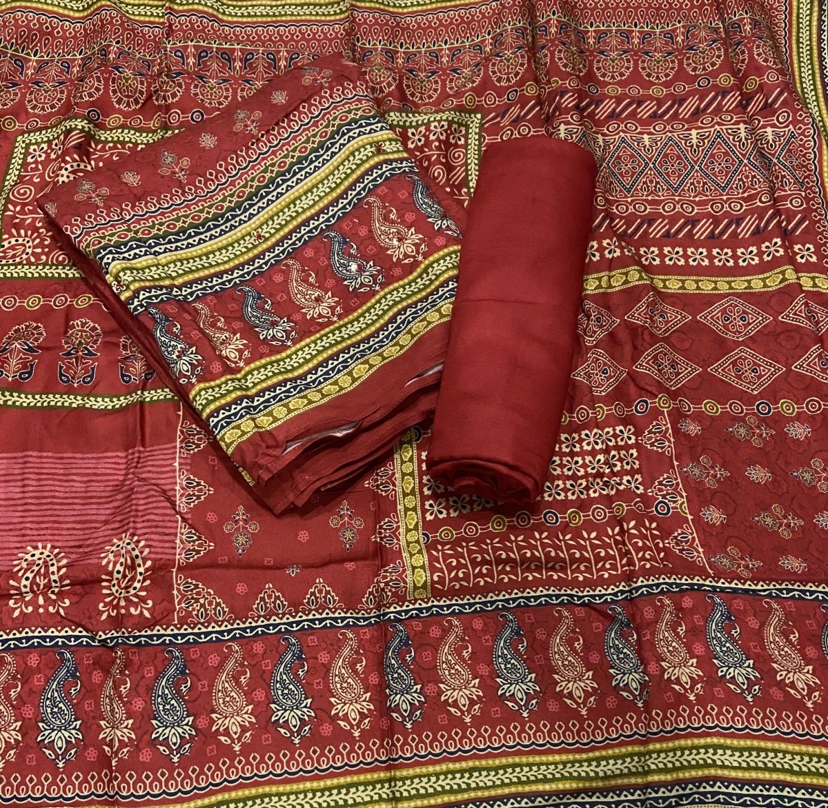 Premium Winter Pashmina Digital Print Suit Set with Hand Embroidery - Yanchi