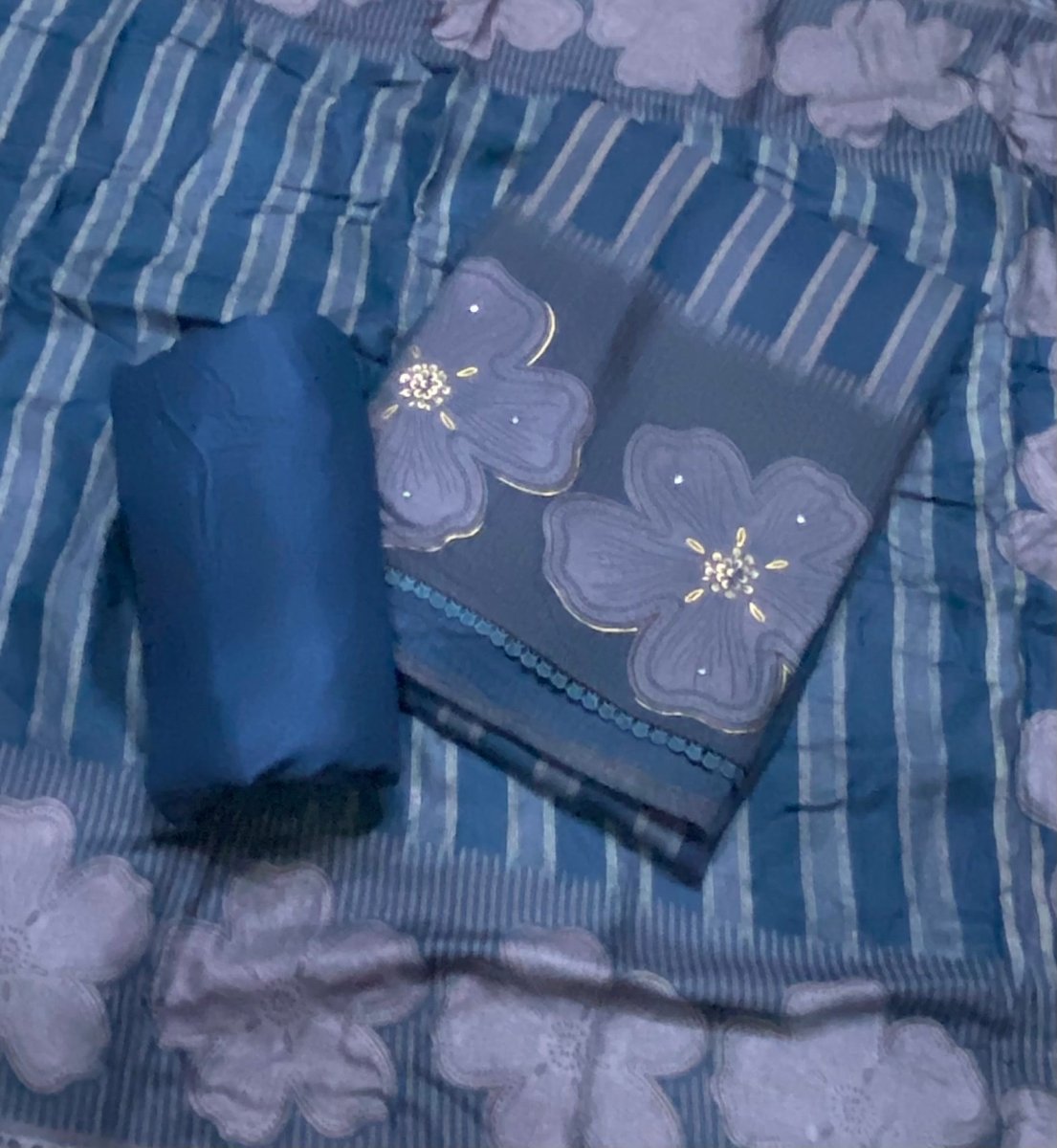 Premium Winter Pashmina Digital Print Suit Set with mirror work - Yanchi