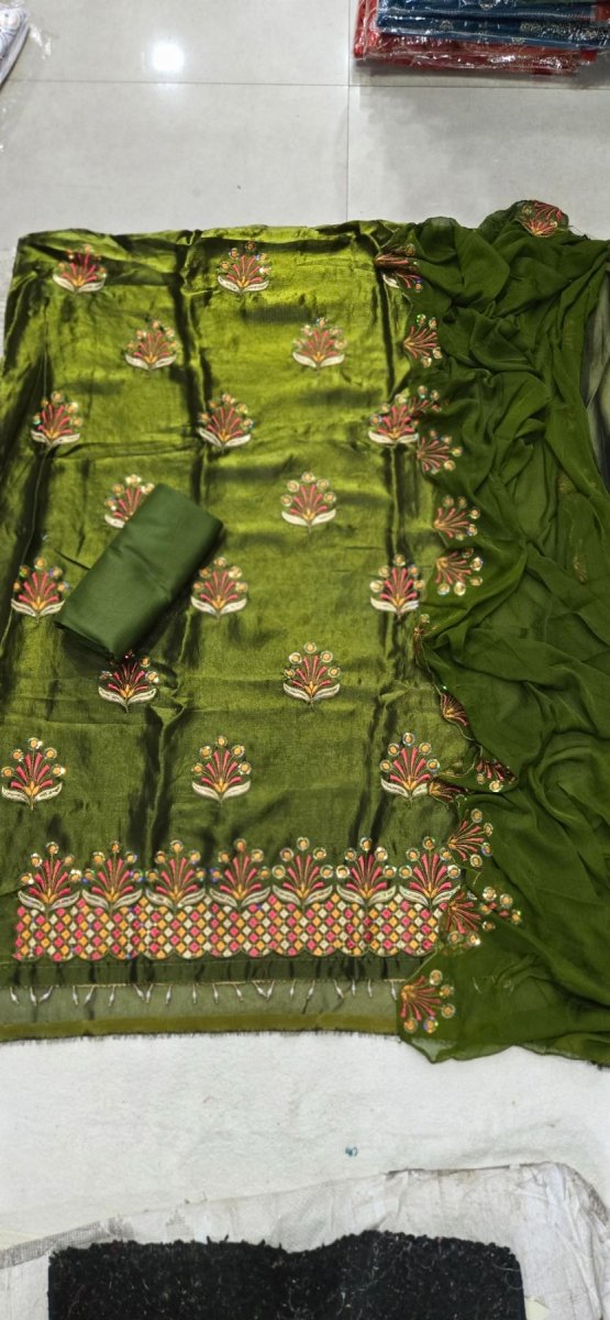 Pure Skylon Suit Set with Cutdana Work - Yanchi